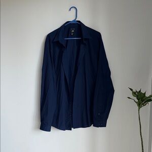 H & M Men's Navy Blue bottom down shirt size XL
